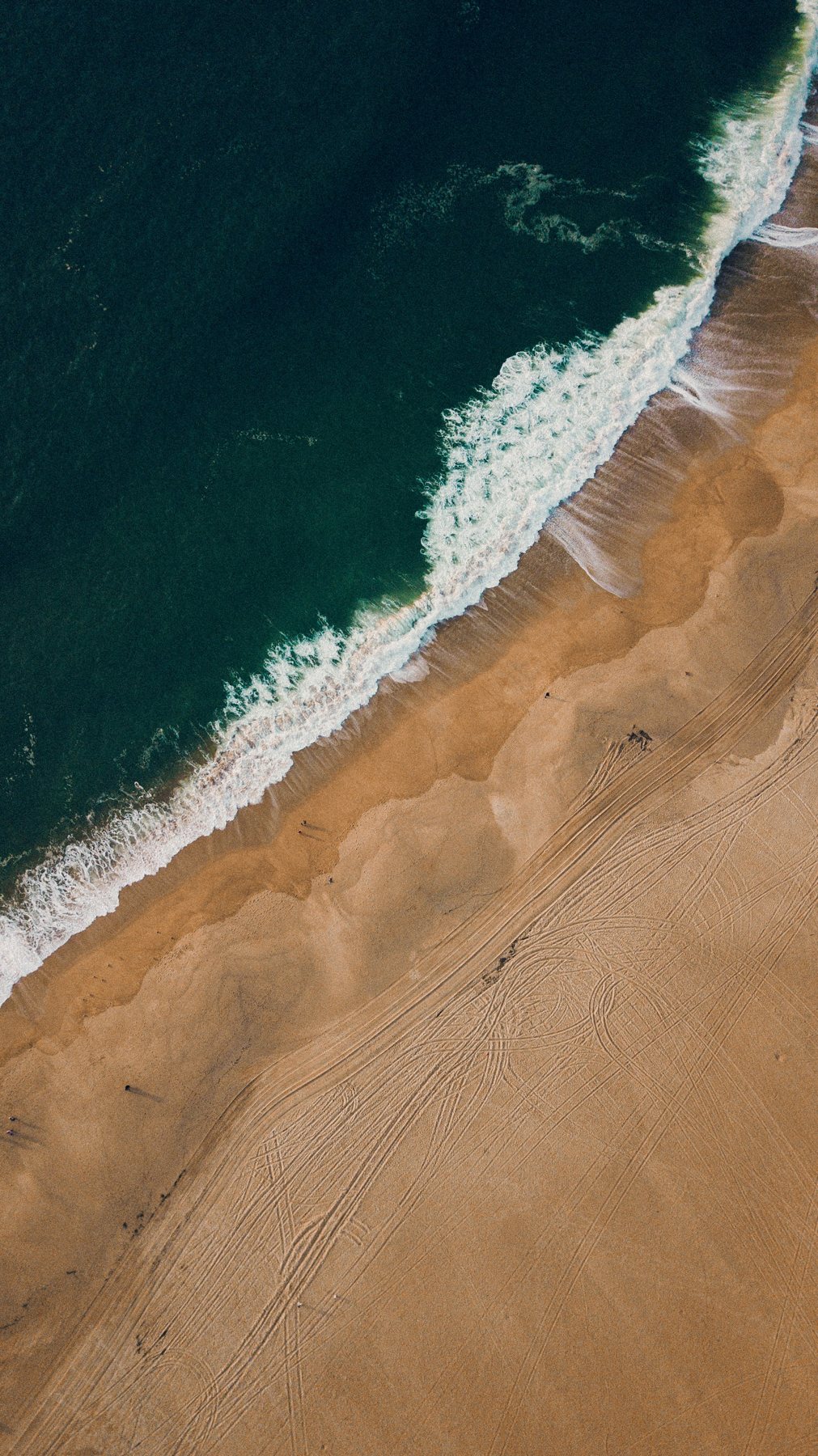 Nazaré, beyond the waves